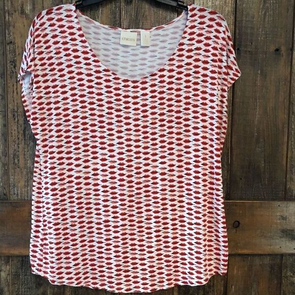 Chico’s Sz 1/S Red & Pink Lips Short Sleeve Casual Fun Relaxed Fit T-Shirt - Picture 2 of 7